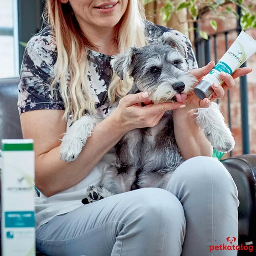 Vet's Best Aloe Vera ve Nane Özlü Köpek Diş Macunu 100 gr+ Silikon Parmak Diş Fırçası Hediye